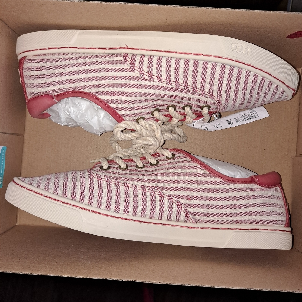 Shoes - Picture 2 of 4